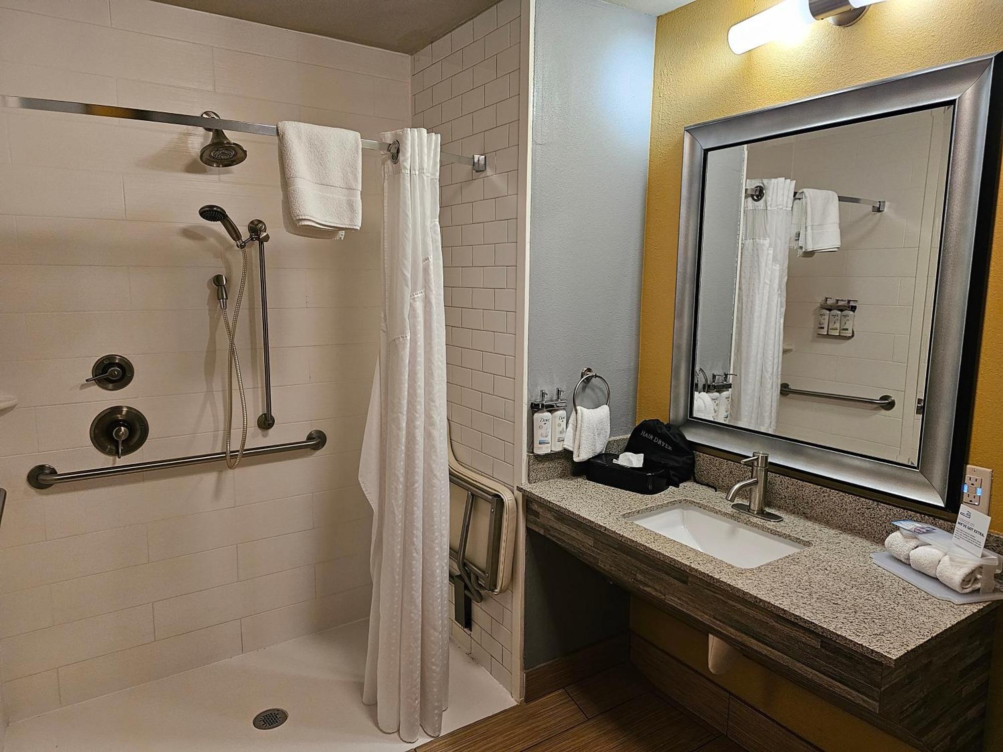 Holiday Inn Express & Suites Perry-National Fairground Area By Ihg Zewnętrze zdjęcie