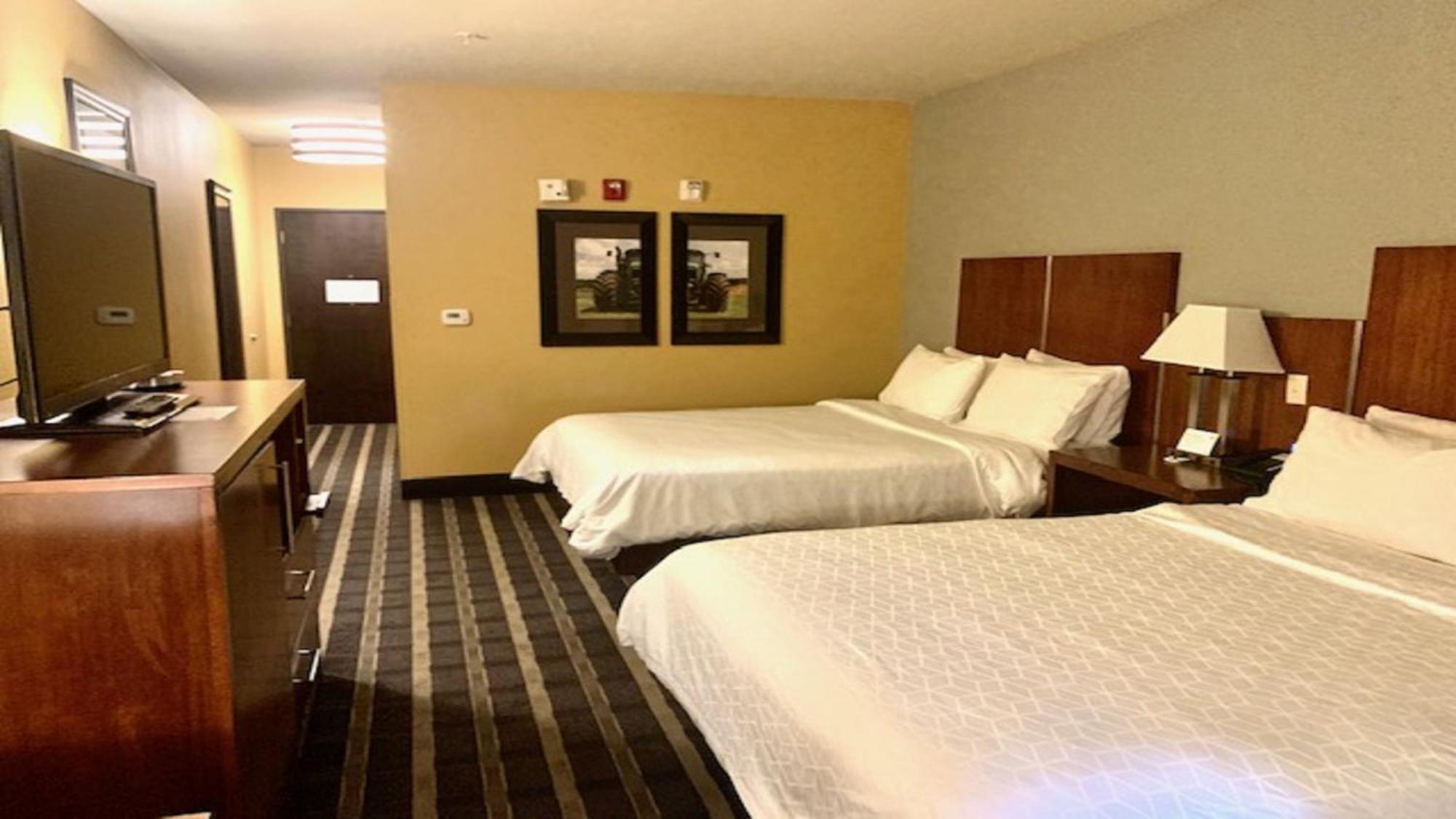 Holiday Inn Express & Suites Perry-National Fairground Area By Ihg Zewnętrze zdjęcie