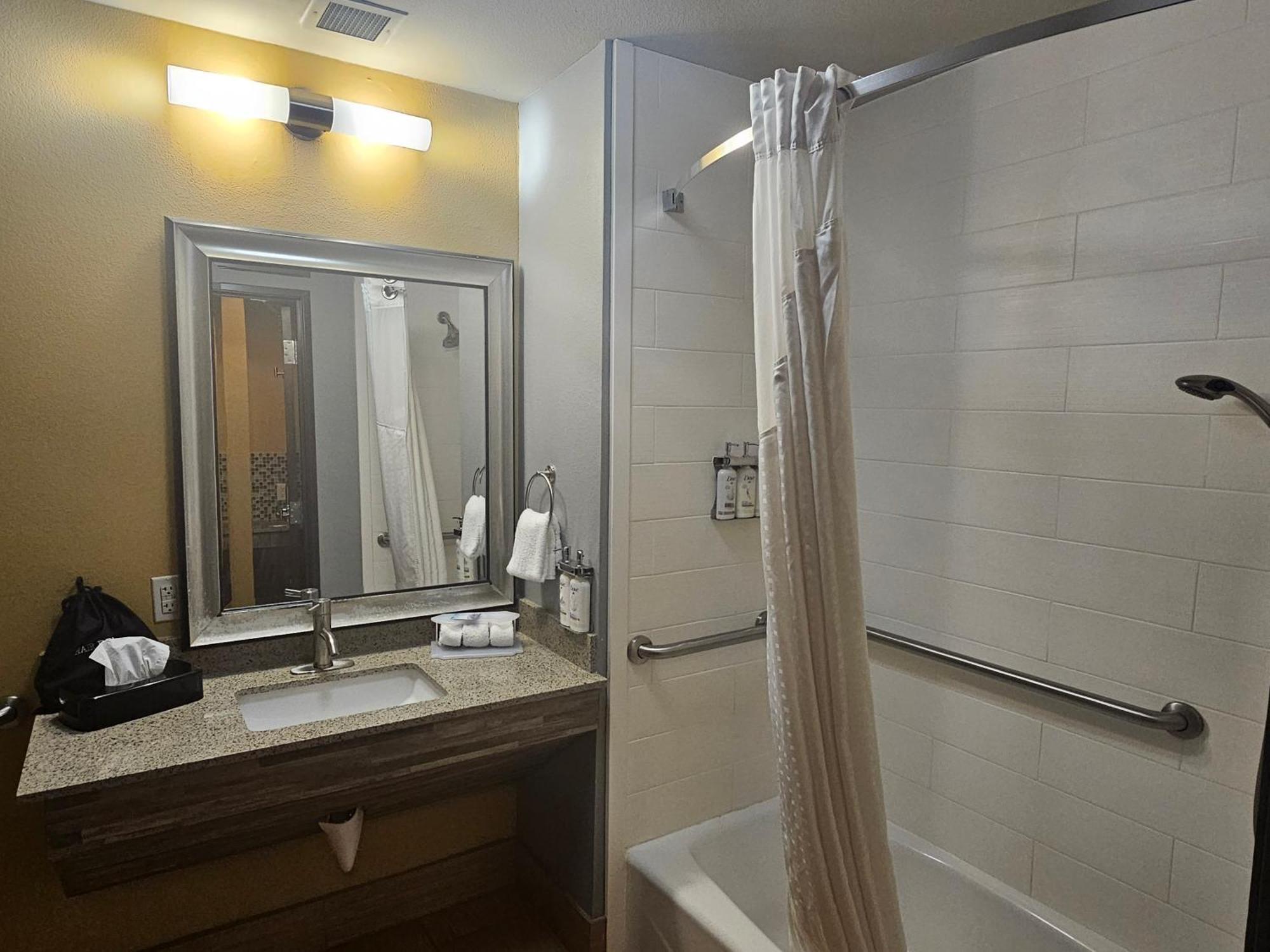Holiday Inn Express & Suites Perry-National Fairground Area By Ihg Zewnętrze zdjęcie